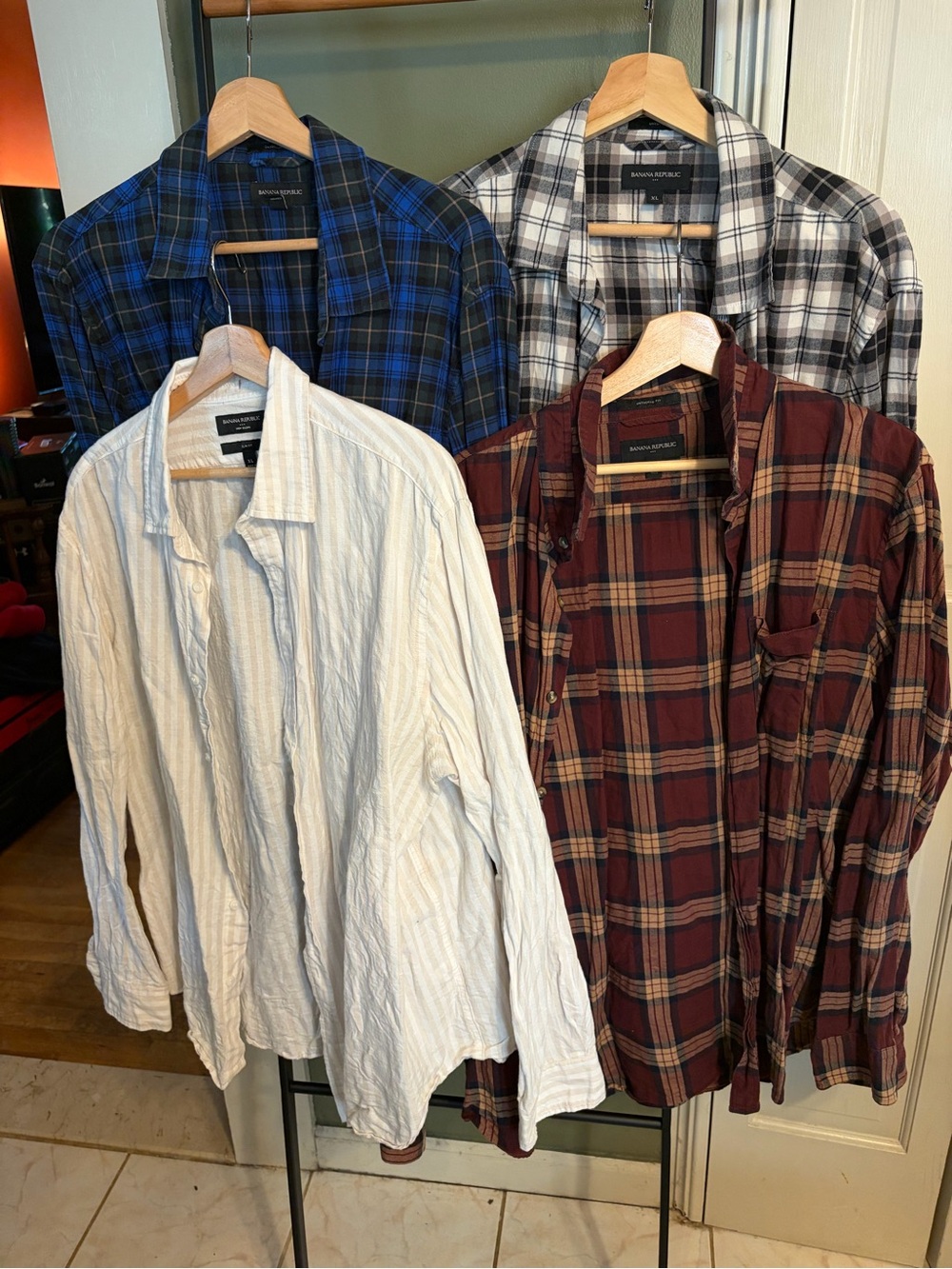 Banana Republic Men’s Button-Down Shirt lot
